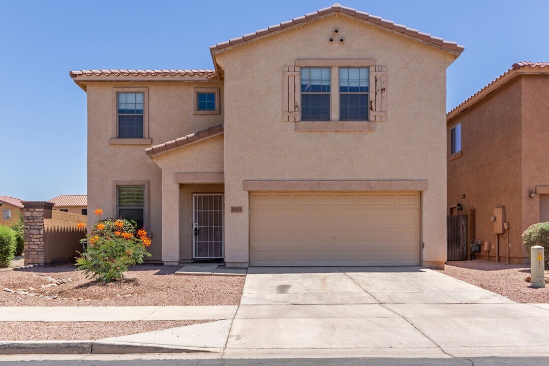 6513 S 70th Ave in Phoenix, AZ - Building Photo