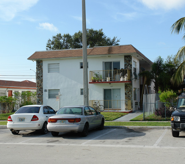 2022 NE 168th St in Miami, FL - Building Photo - Building Photo