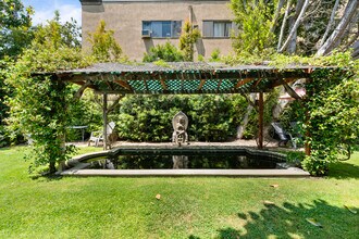1234-1240-N Crescent St in West Hollywood, CA - Foto de edificio - Building Photo