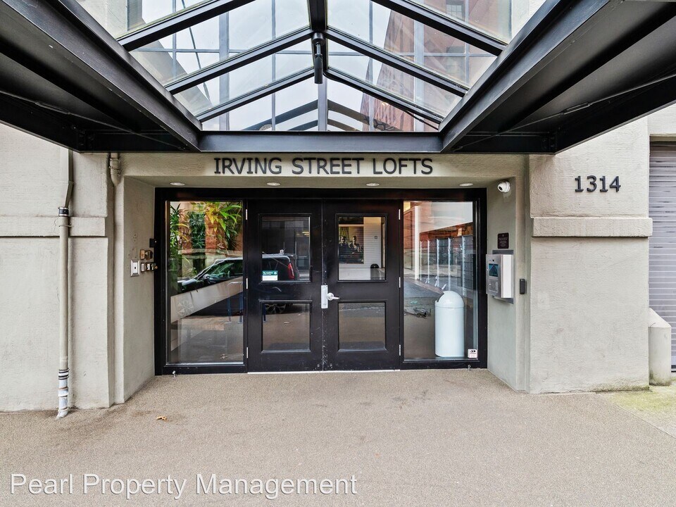 1314 NW Irving St-Unit -#213 in Portland, OR - Foto de edificio