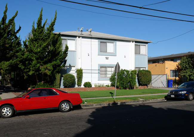 817 N Inglewood Ave in Inglewood, CA - Building Photo - Building Photo