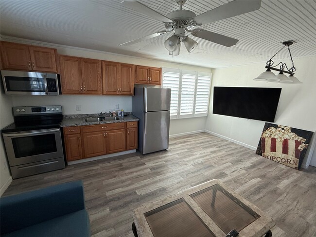 property at 8 Bayvilla Dr