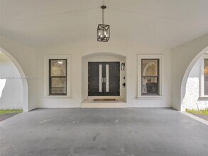 5901 SW 136th St in Miami, FL - Building Photo - Building Photo