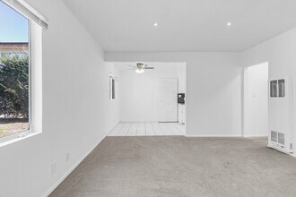 536 Hyde Park Pl, Unit 536 in Inglewood, CA - Building Photo - Building Photo