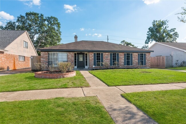 22115 Fincastle Dr