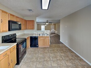 5000 Hancock Cir in Thompson's Station, TN - Foto de edificio - Building Photo