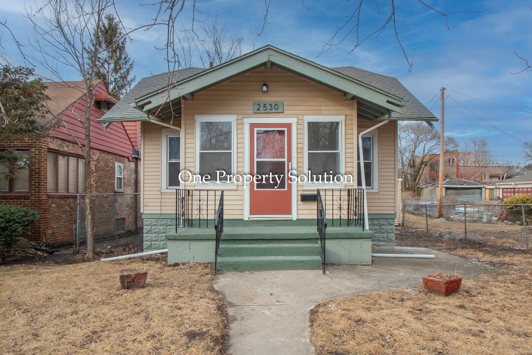 2530 W 12th Ave in Gary, IN - Building Photo