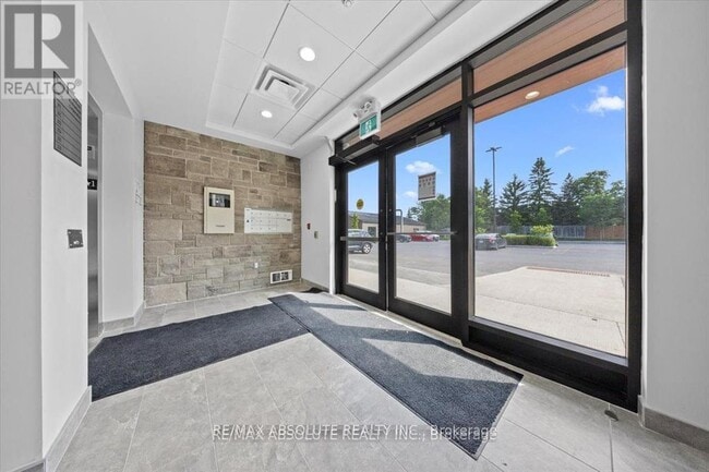 5992 Hazeldean Rd in Ottawa, ON - Building Photo - Building Photo