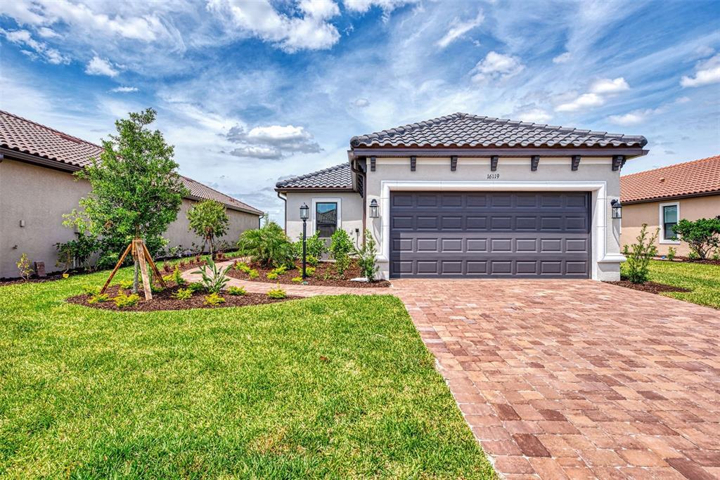 16119 Fortezza Dr in Lakewood Ranch, FL - Foto de edificio