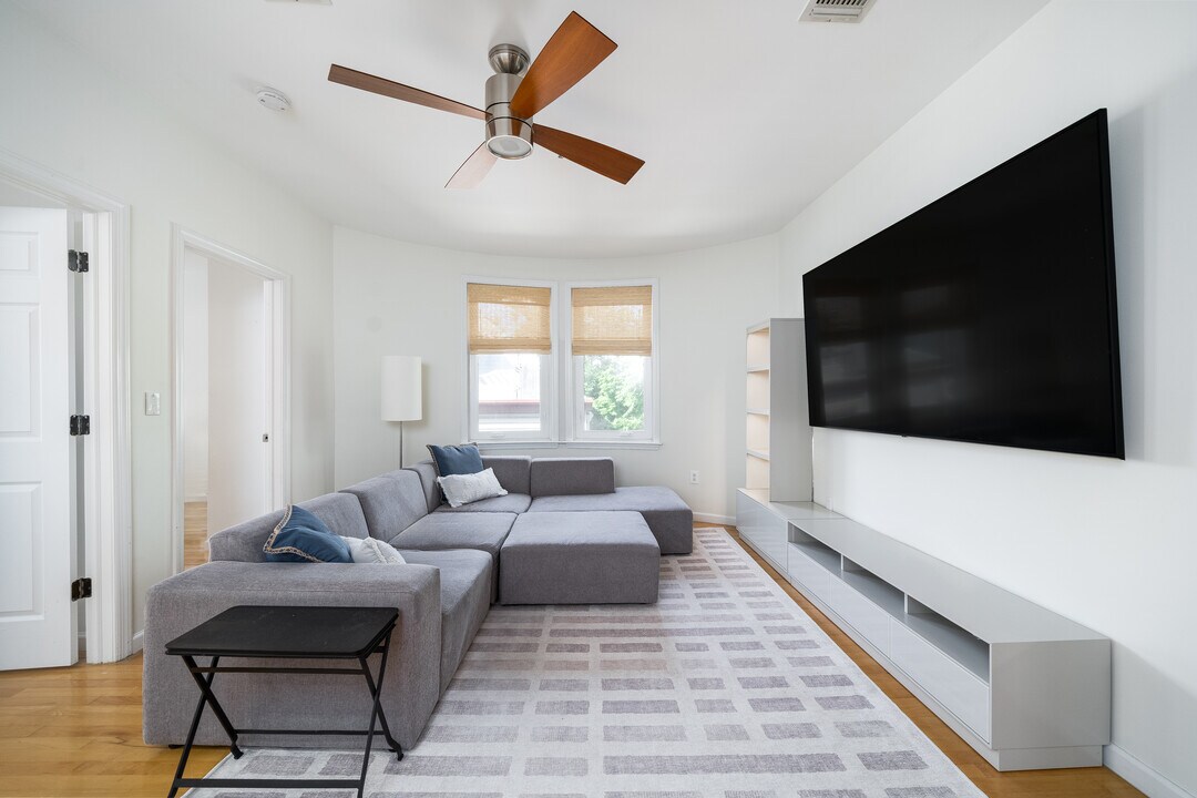 515 Gregory Ave, Unit 8 in Weehawken, NJ - Building Photo