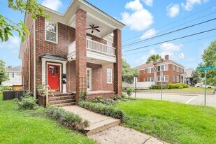 201 E 48th St in Savannah, GA - Building Photo