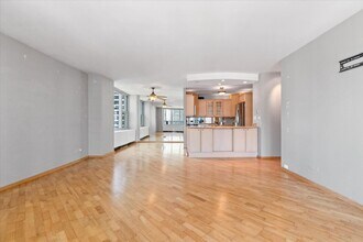 400 E Randolph St in Chicago, IL - Building Photo - Building Photo