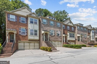 2086 Cobblestone Cir NE in Atlanta, GA - Building Photo - Building Photo