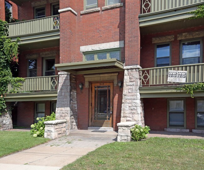 549 E Main St in Hamilton, ON - Building Photo - Building Photo