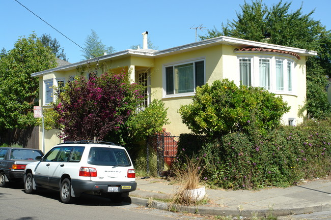 460 58th St in Oakland, CA - Foto de edificio - Building Photo