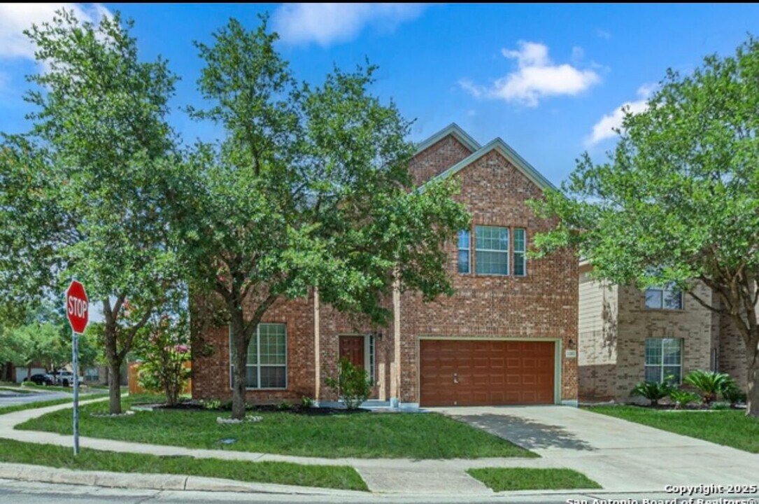 1203 Ganton Ln in San Antonio, TX - Building Photo