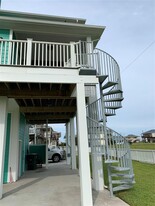 22903 Miramar Dr in Galveston, TX - Foto de edificio - Building Photo