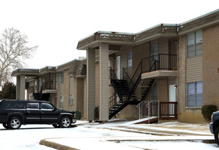 Meadowbrook Apartments in Muskogee, OK - Building Photo - Building Photo