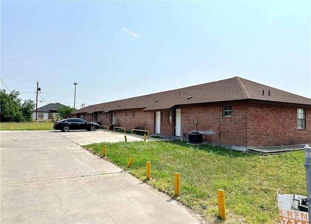2801 W 65th St in Mission, TX - Building Photo