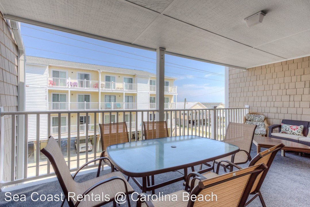 1503 Carolina Beach Ave N in Carolina Beach, NC - Building Photo