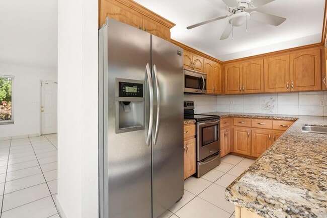 property at 952 SE 7th St