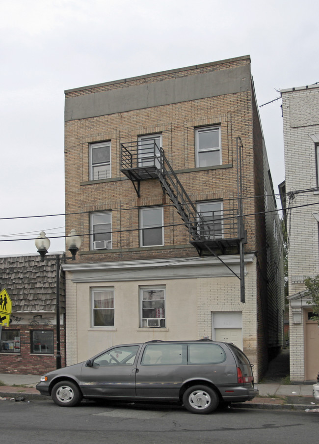 461 State St in Perth Amboy, NJ - Foto de edificio - Building Photo