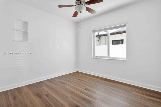 2350 SW 26th St in Miami, FL - Building Photo - Building Photo