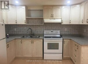 5951 Mersey St in Mississauga, ON - Building Photo - Building Photo