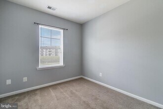 23510 FDR Boulevard in California, MD - Foto de edificio - Building Photo