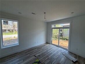 2091 W Ora Dr in Fayetteville, AR - Foto de edificio - Building Photo