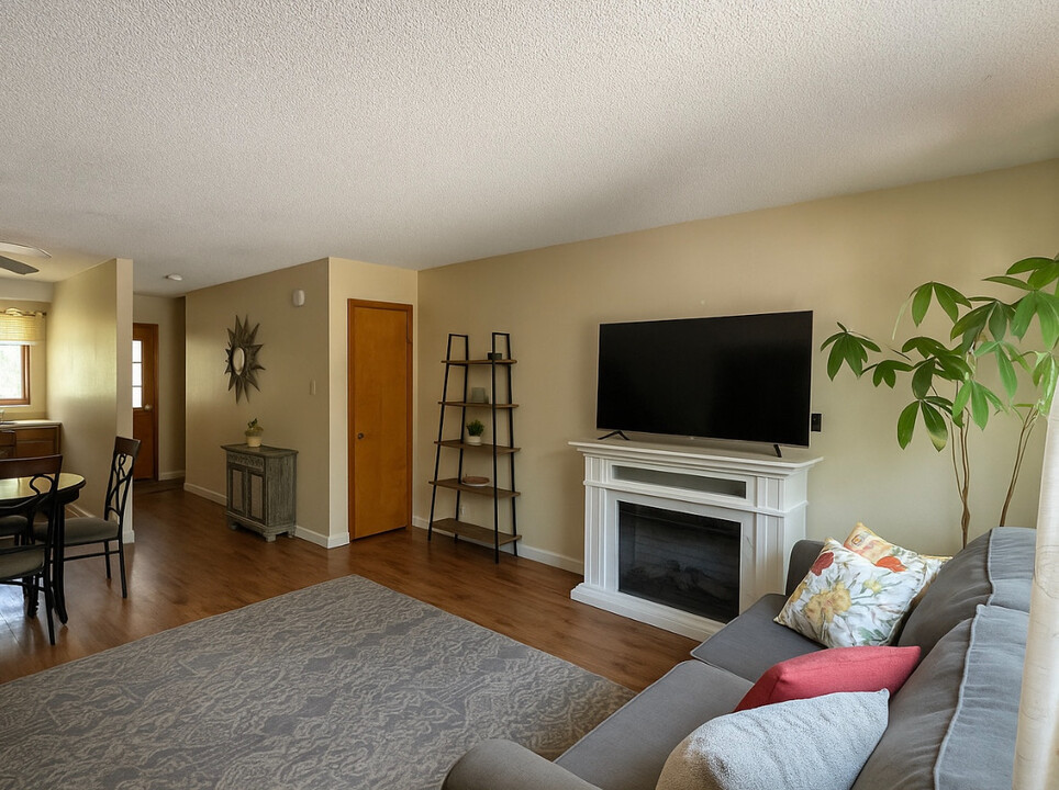 702 Midland Ave in Glenwood Springs, CO - Building Photo