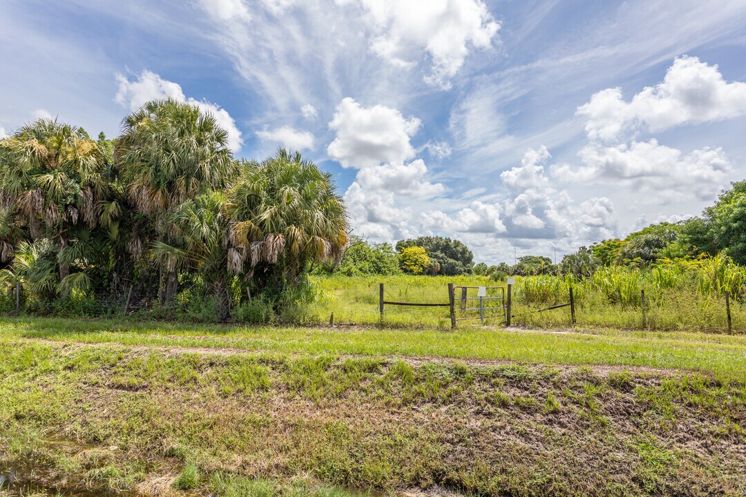 EKOS  on Evans in Ft. Myers, FL - Building Photo