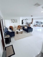 9495 Dominican Dr in Cutler Bay, FL - Building Photo - Building Photo