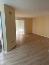 414 Waterford Dr in Edison, NJ - Building Photo - Building Photo