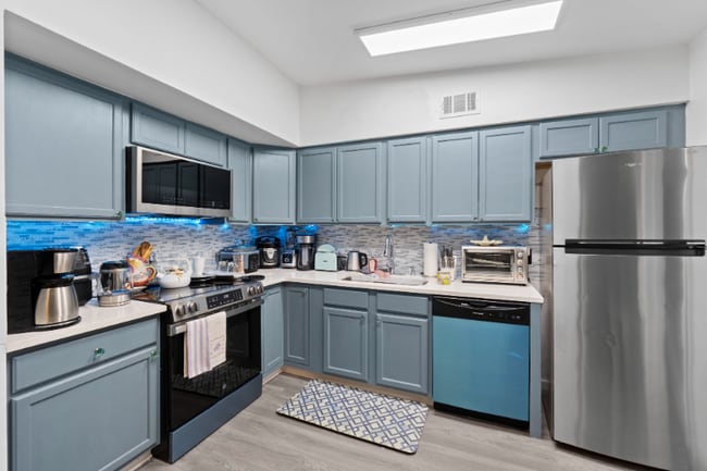 228 Sunset Dr in Sanford, FL - Building Photo - Building Photo