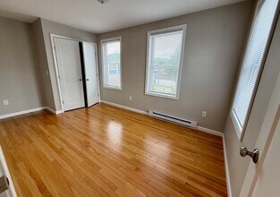209 S Meadow St in Ithaca, NY - Building Photo - Building Photo