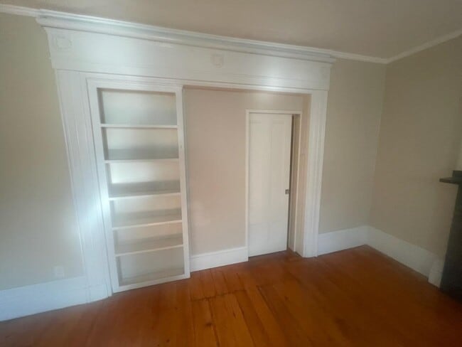 239 S Main St, Unit 1 flr in Haverhill, MA - Building Photo - Building Photo