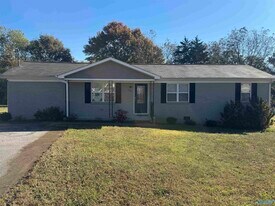 186 Jones Cir in Brownsboro, AL - Building Photo