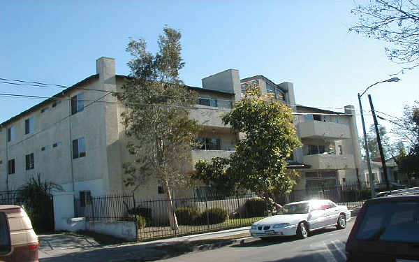 1040 Hoffman Ave in Long Beach, CA - Building Photo - Building Photo