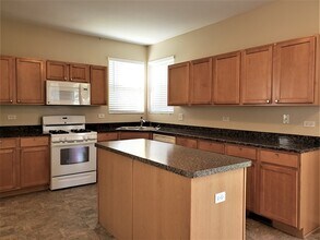 3615 Timberlake Dr in Joliet, IL - Building Photo - Building Photo
