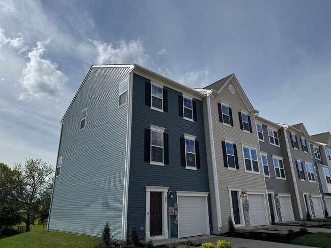 57 Gray Silver Rd in Inwood, WV - Building Photo - Building Photo