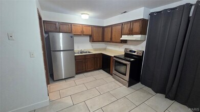 13 Yorkshire Ln in Belleville, IL - Building Photo - Building Photo