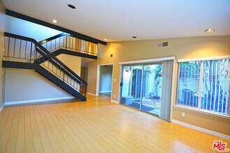 10051 Valley Circle Blvd in Los Angeles, CA - Building Photo - Building Photo