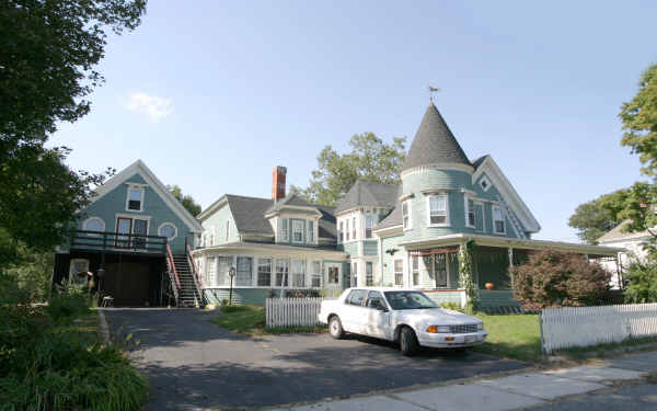 70 Pleasant St in Whitman, MA - Foto de edificio