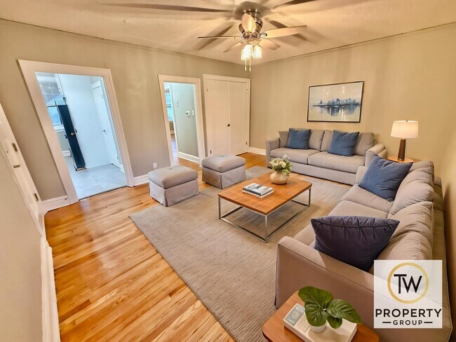 property at 1240 Hawthorne Pl