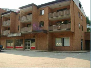 203 Hugel Dr in Pittsburgh, PA - Building Photo - Building Photo