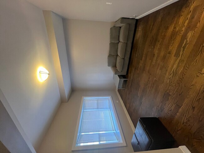 1332 N Western Ave, Unit 1 in Chicago, IL - Building Photo - Building Photo