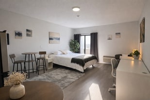 2360 Princess St in Kingston, ON - Building Photo