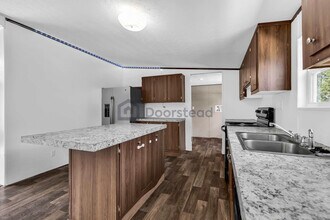 207 Hopi Trl in Bandera, TX - Foto de edificio - Building Photo