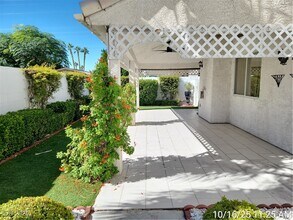 5425 Thomaston Ct in Las Vegas, NV - Building Photo - Building Photo